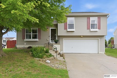 Photo of 7517 N 111th Avenue, Omaha, NE 68142 (MLS # 22614048)