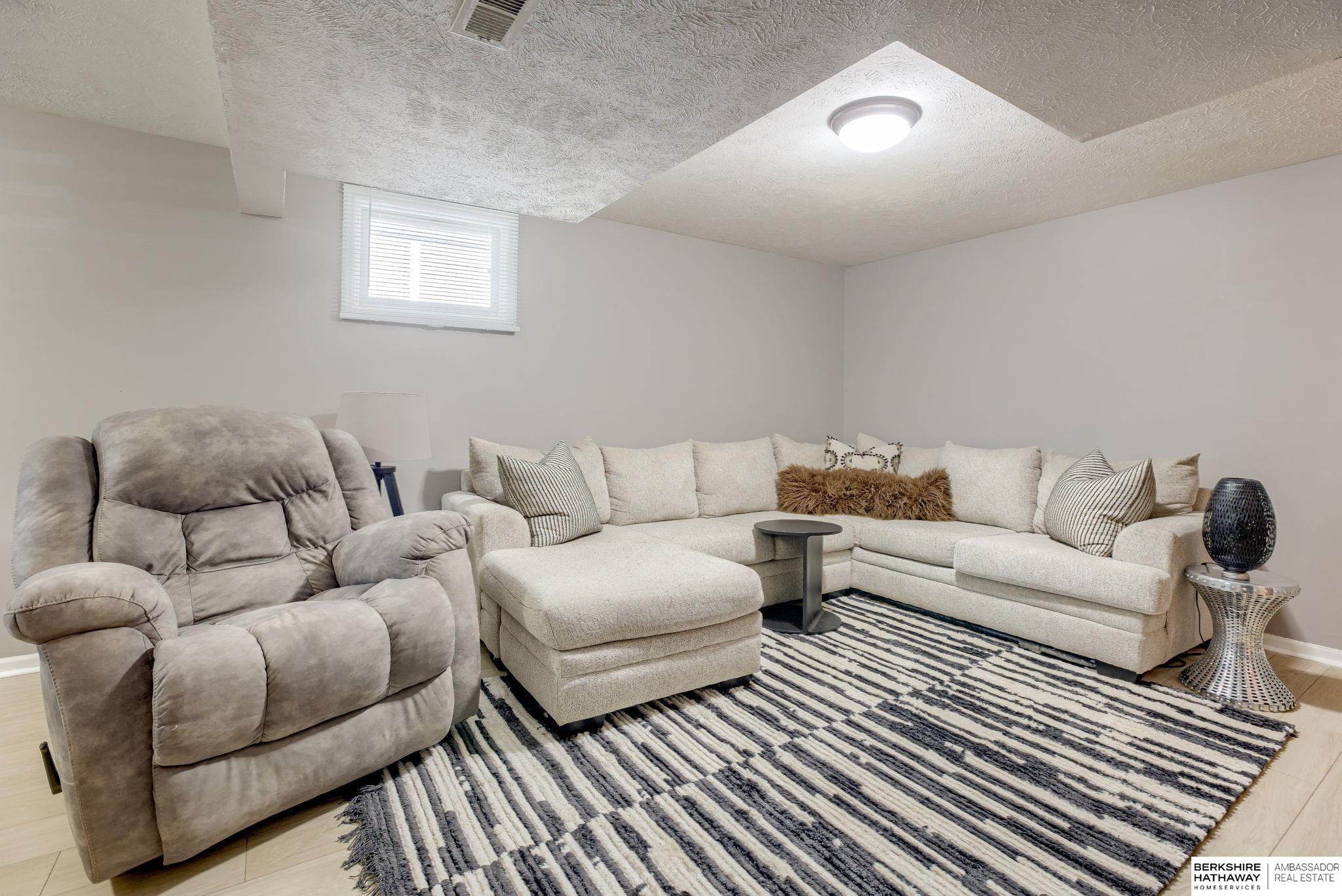 Omaha, Nebraska 68154, United States, 3 Bedrooms Bedrooms, ,3 BathroomsBathrooms,Residential,Active,132334