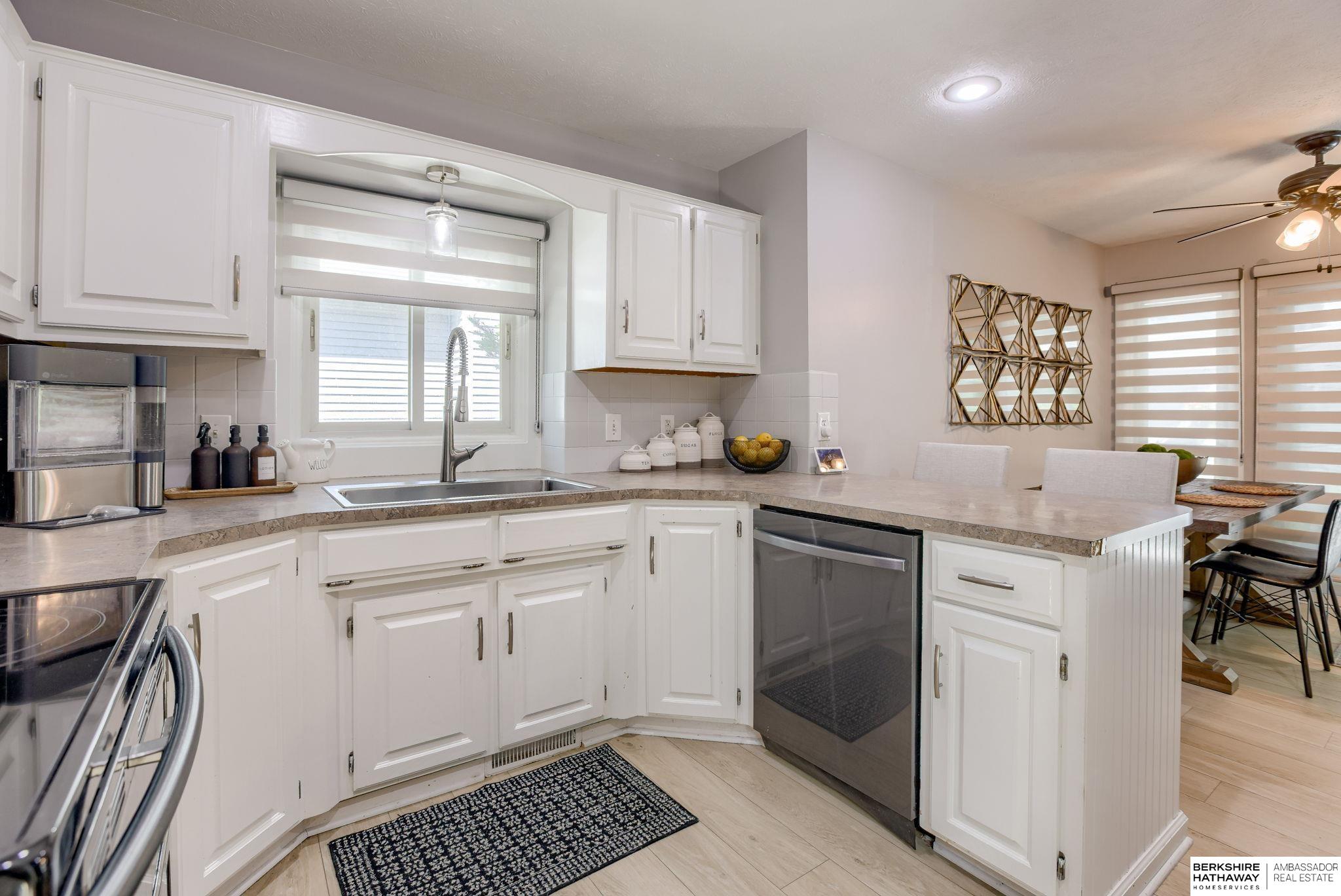 Omaha, Nebraska 68154, United States, 3 Bedrooms Bedrooms, ,3 BathroomsBathrooms,Residential,Active,132334