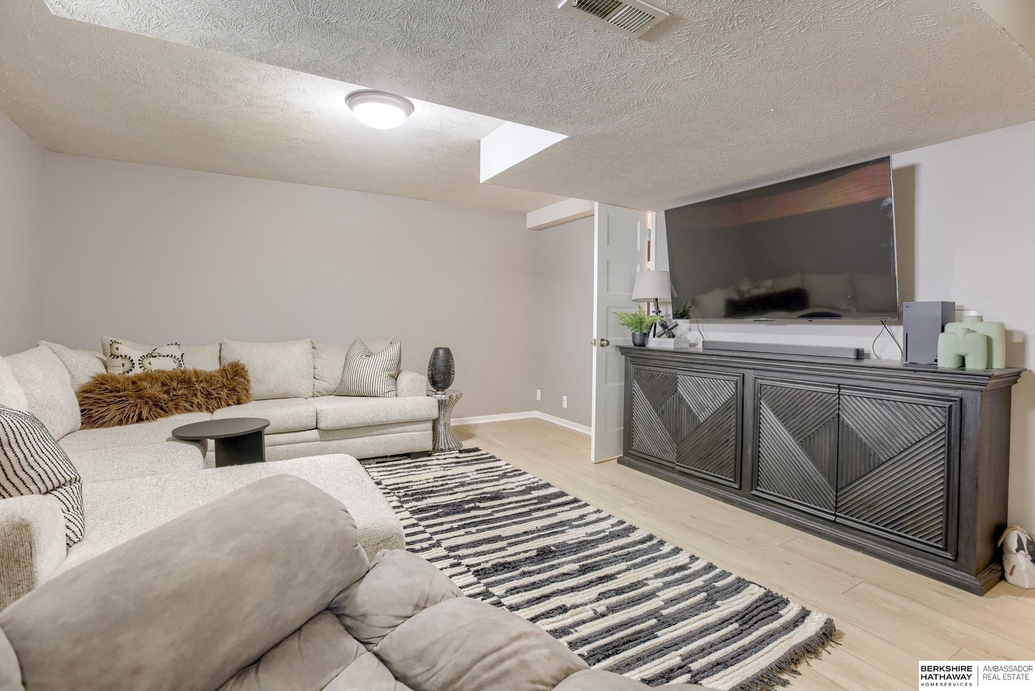 Omaha, Nebraska 68154, United States, 3 Bedrooms Bedrooms, ,3 BathroomsBathrooms,Residential,Active,132334