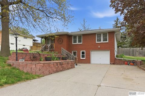 Photo of 4606 Borman Street, Bellevue, NE 68157 (MLS # 22610787)