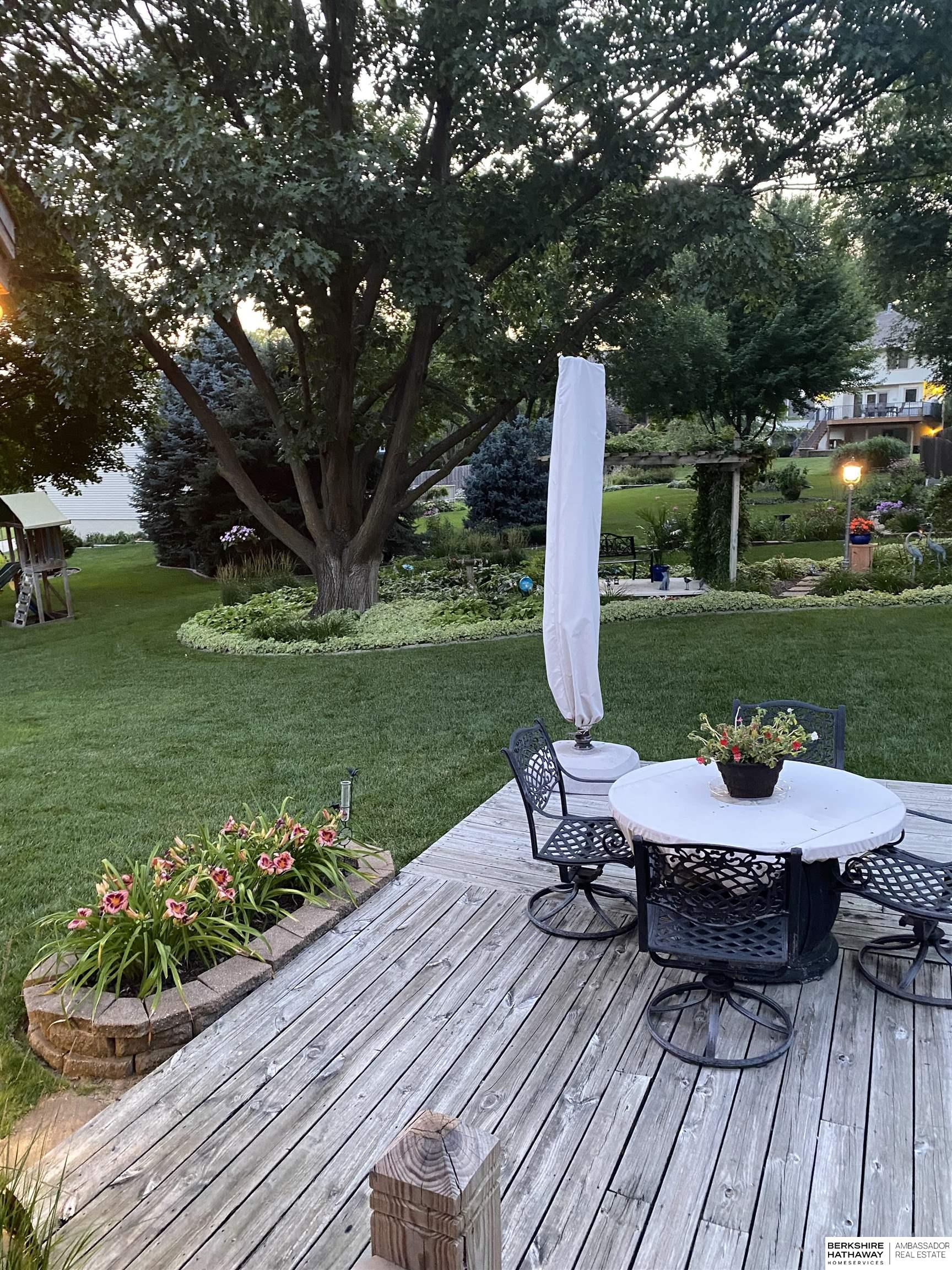 Omaha, Nebraska 68118, United States, 3 Bedrooms Bedrooms, ,3 BathroomsBathrooms,Residential,Active,141160