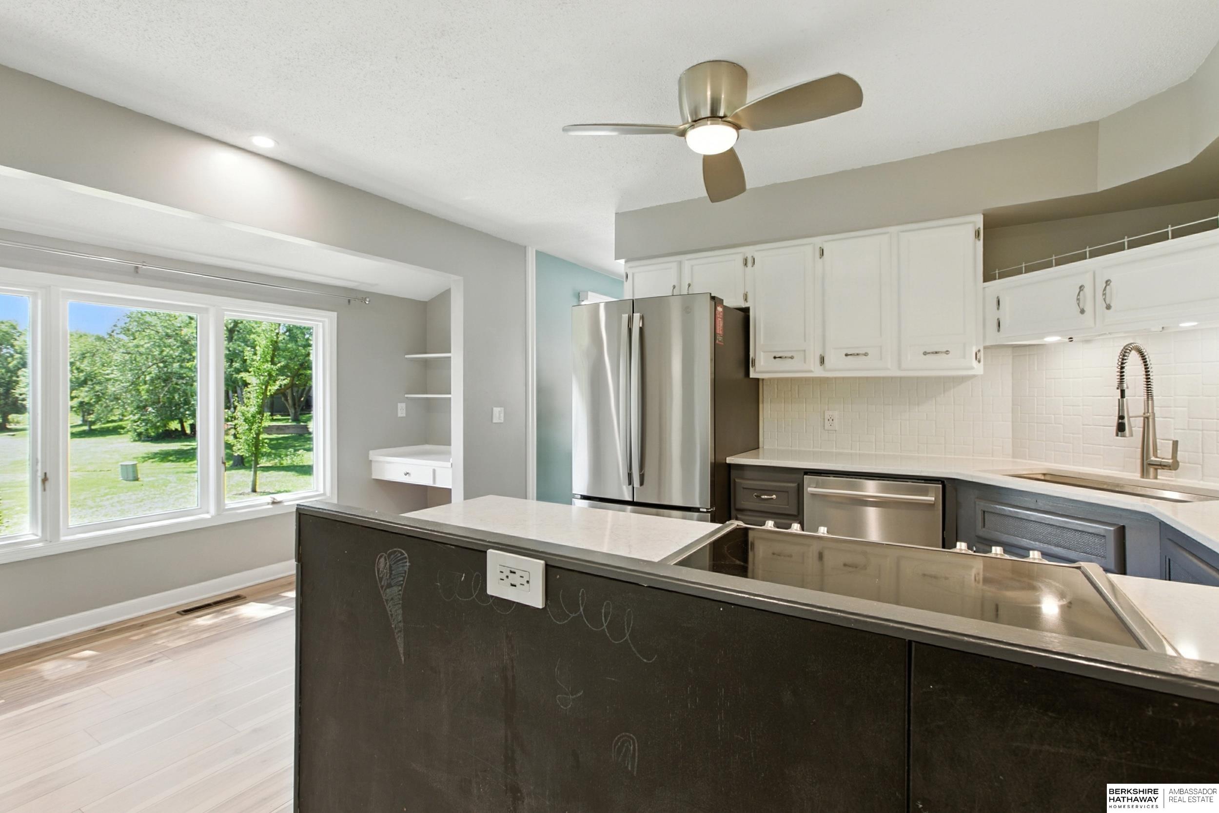 Lincoln, Nebraska 68506, United States, 4 Bedrooms Bedrooms, ,3 BathroomsBathrooms,Residential,Active,192121