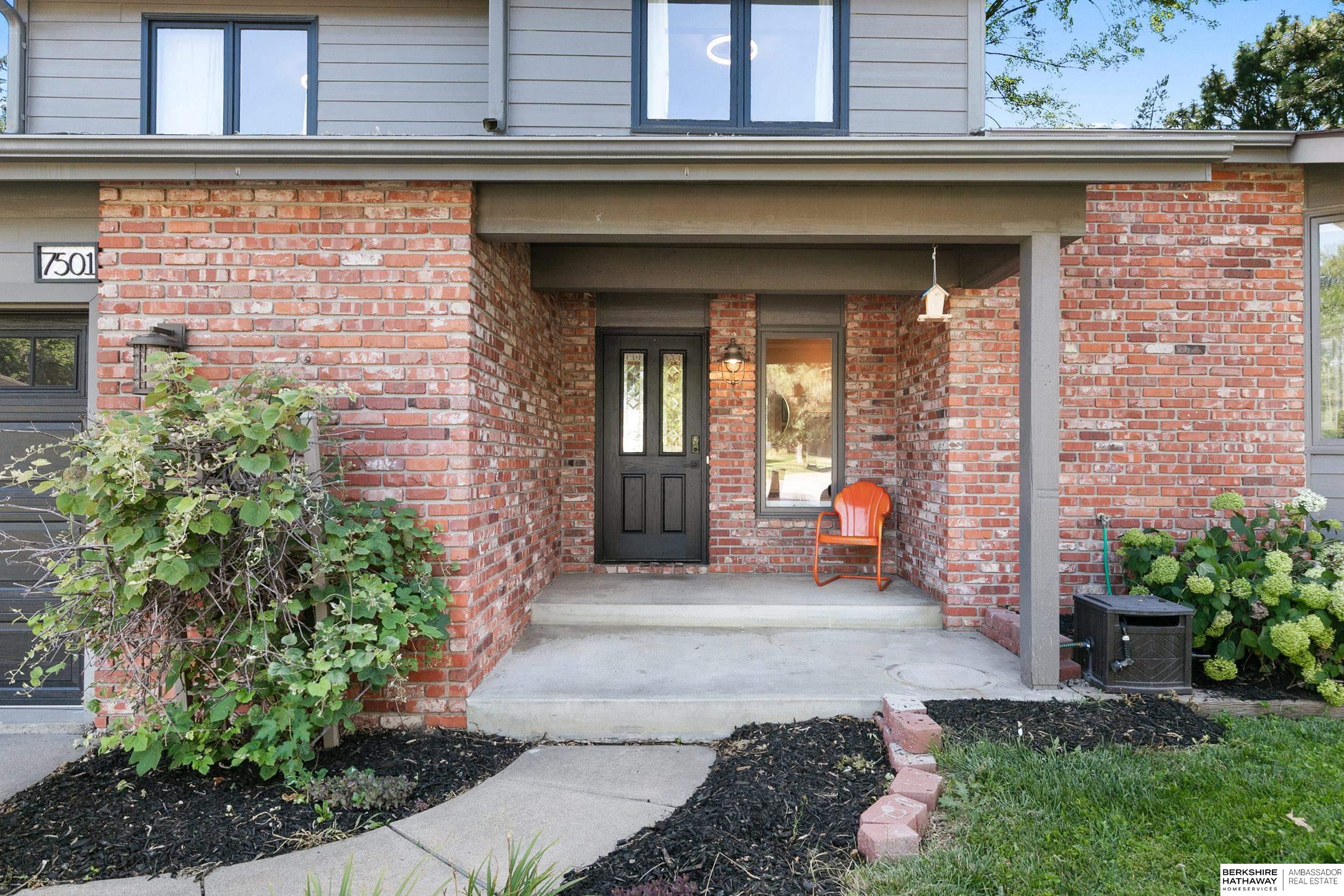 Lincoln, Nebraska 68506, United States, 4 Bedrooms Bedrooms, ,3 BathroomsBathrooms,Residential,Active,192121