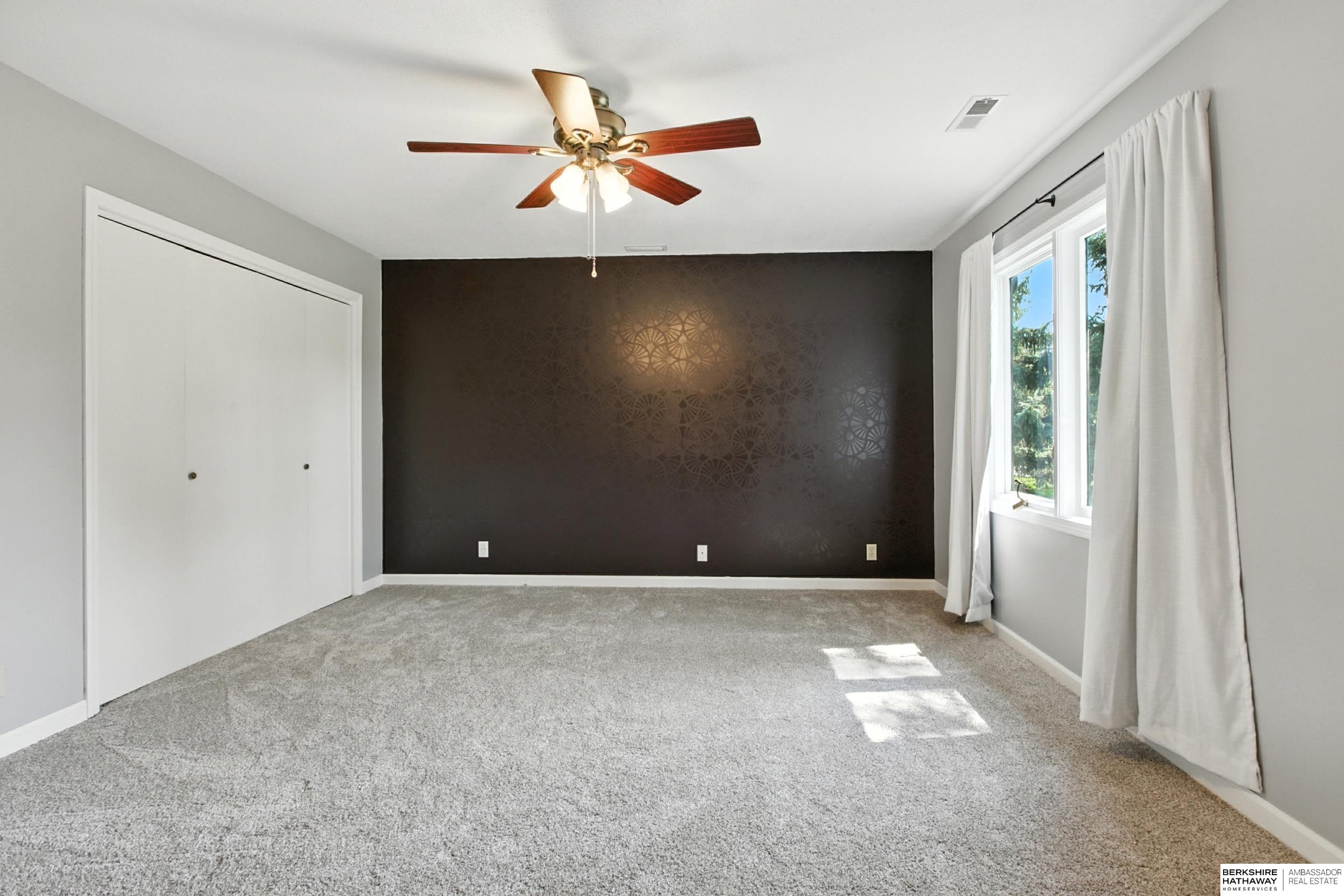 Lincoln, Nebraska 68506, United States, 4 Bedrooms Bedrooms, ,3 BathroomsBathrooms,Residential,Active,192121