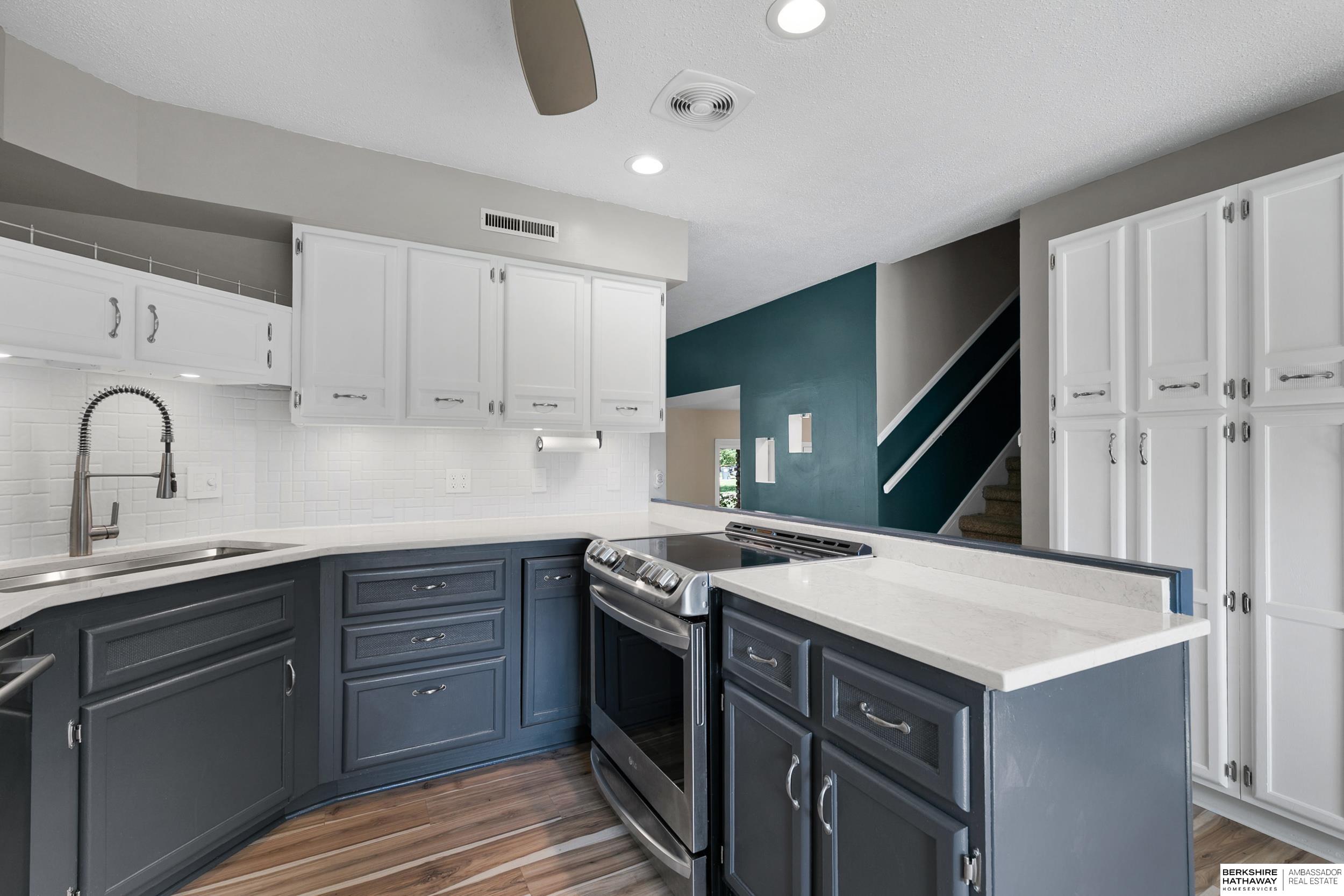 Lincoln, Nebraska 68506, United States, 4 Bedrooms Bedrooms, ,3 BathroomsBathrooms,Residential,Active,192121