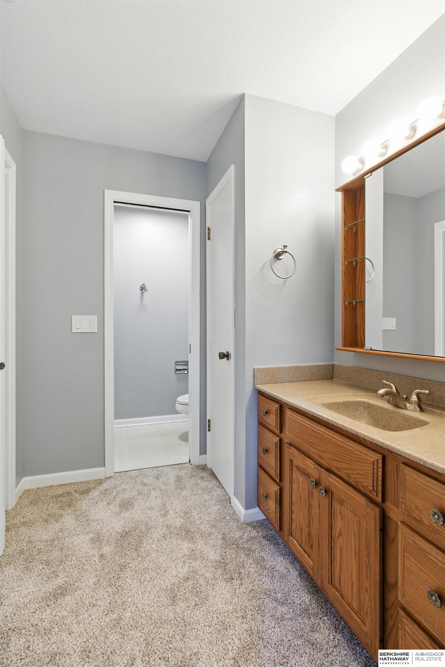 Lincoln, Nebraska 68506, United States, 4 Bedrooms Bedrooms, ,3 BathroomsBathrooms,Residential,Active,192121