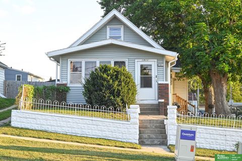 Photo of 1911 W Street, Omaha, NE 68107 (MLS # 22526554)