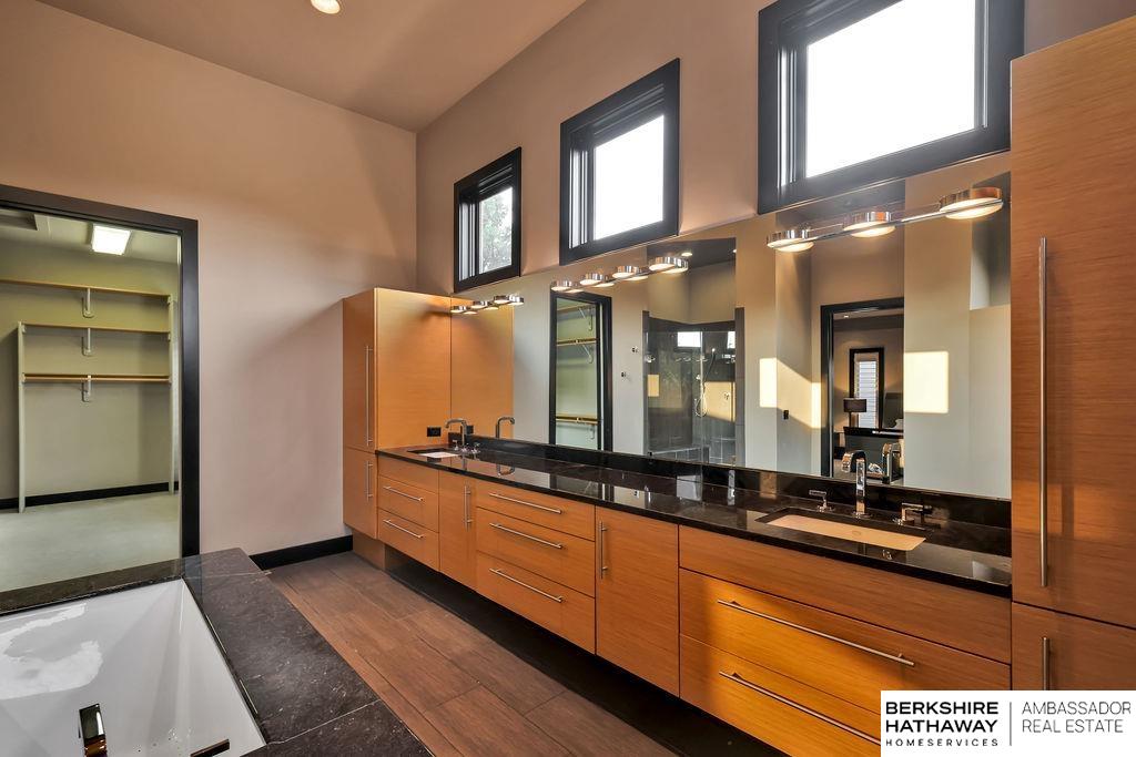 Elkhorn, Nebraska 68022, United States, 4 Bedrooms Bedrooms, ,3 BathroomsBathrooms,Residential,Pending,183630