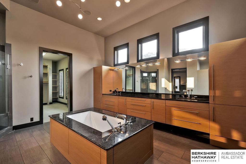 Elkhorn, Nebraska 68022, United States, 4 Bedrooms Bedrooms, ,3 BathroomsBathrooms,Residential,Pending,183630