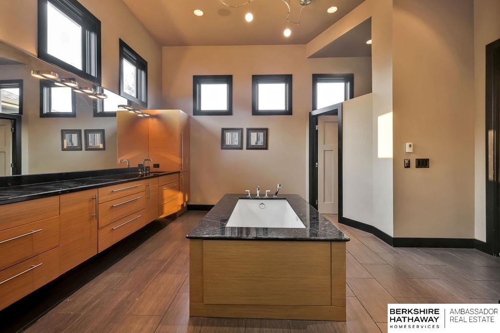 Elkhorn, Nebraska 68022, United States, 4 Bedrooms Bedrooms, ,3 BathroomsBathrooms,Residential,Pending,183630