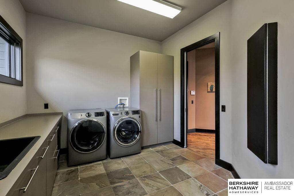 Elkhorn, Nebraska 68022, United States, 4 Bedrooms Bedrooms, ,3 BathroomsBathrooms,Residential,Pending,183630