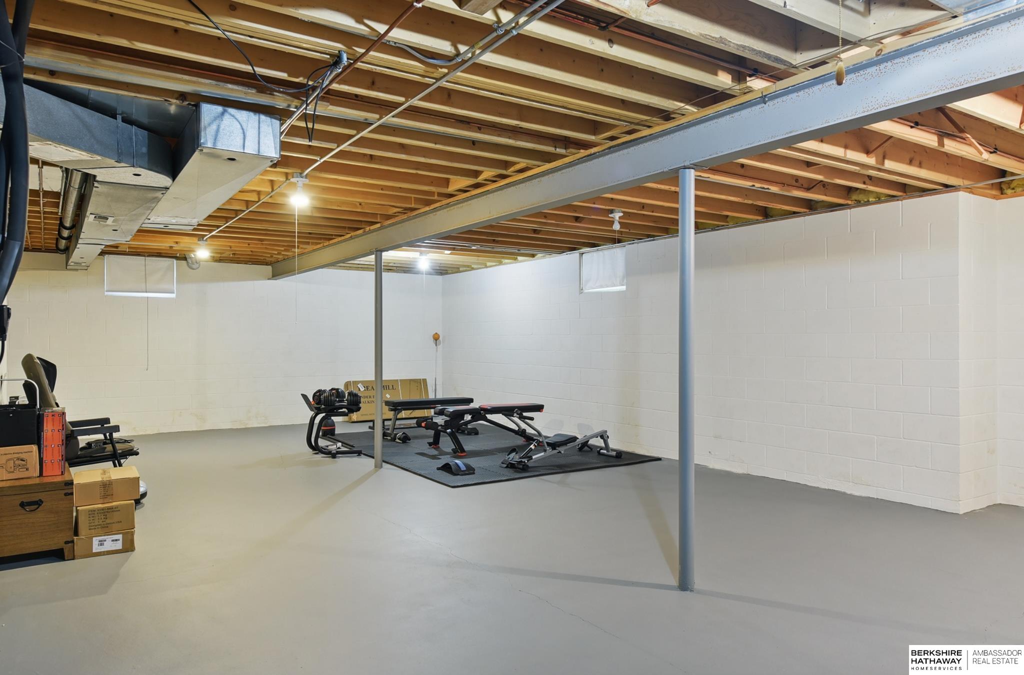 Omaha, Nebraska 68164, United States, 2 Bedrooms Bedrooms, ,3 BathroomsBathrooms,Residential,Pending,125037