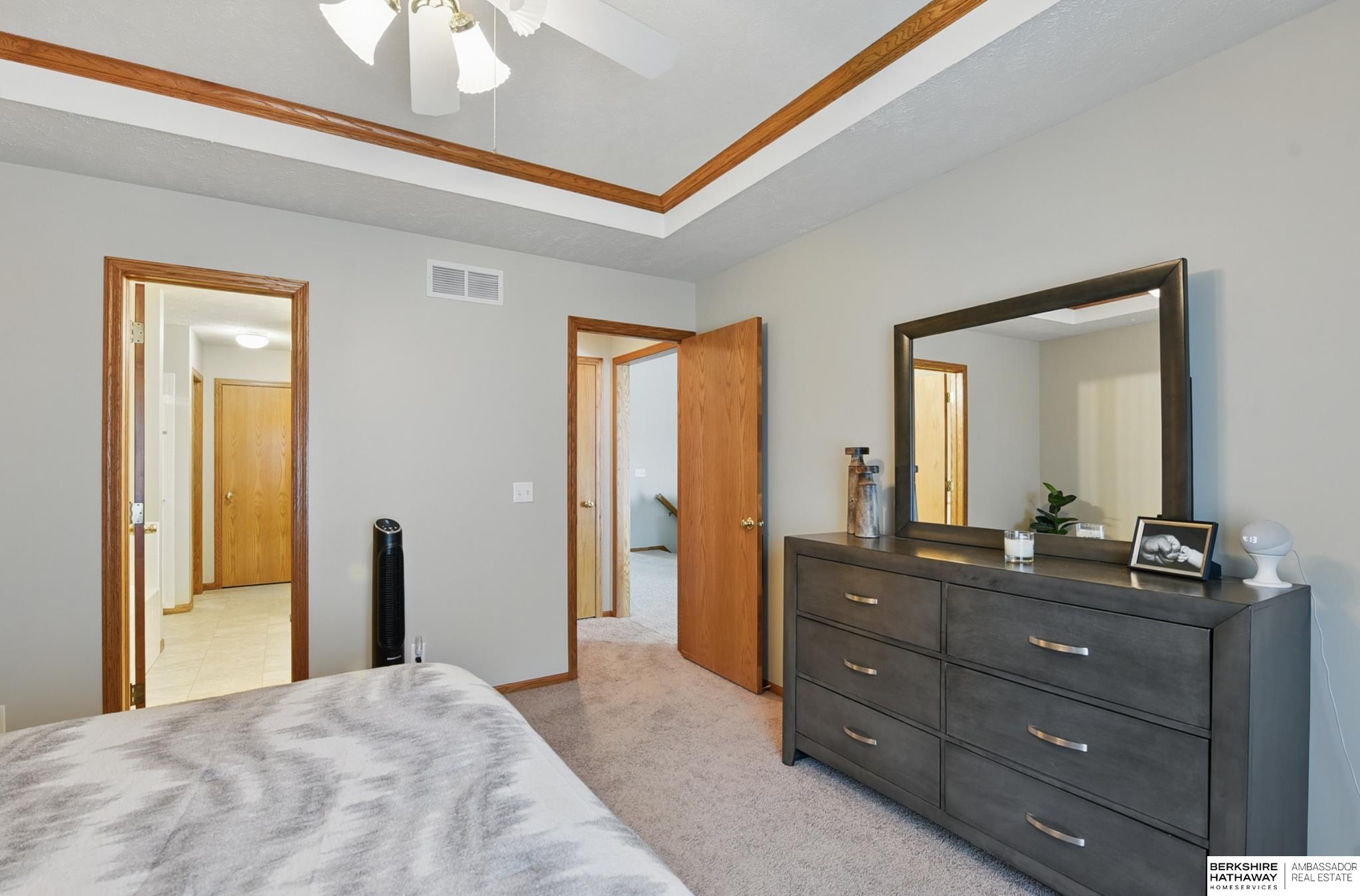 Omaha, Nebraska 68164, United States, 2 Bedrooms Bedrooms, ,3 BathroomsBathrooms,Residential,Pending,125037