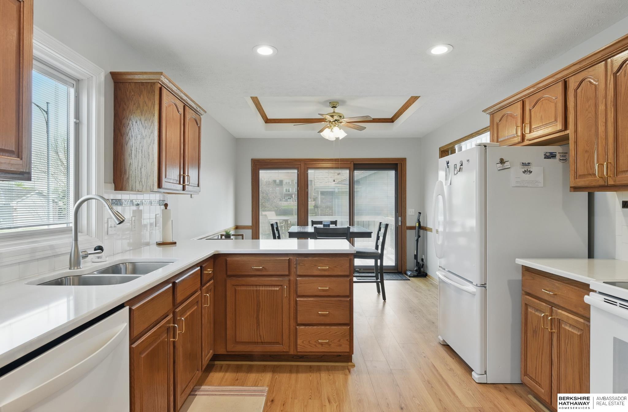 Omaha, Nebraska 68164, United States, 2 Bedrooms Bedrooms, ,3 BathroomsBathrooms,Residential,Pending,125037