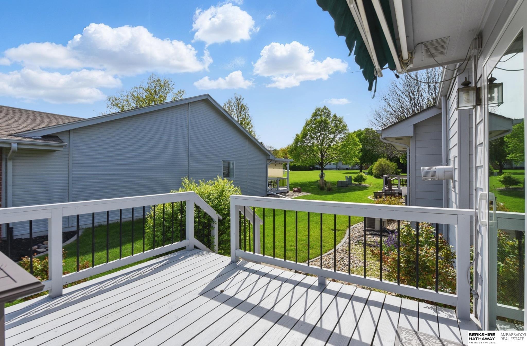 Omaha, Nebraska 68164, United States, 2 Bedrooms Bedrooms, ,3 BathroomsBathrooms,Residential,Pending,125037