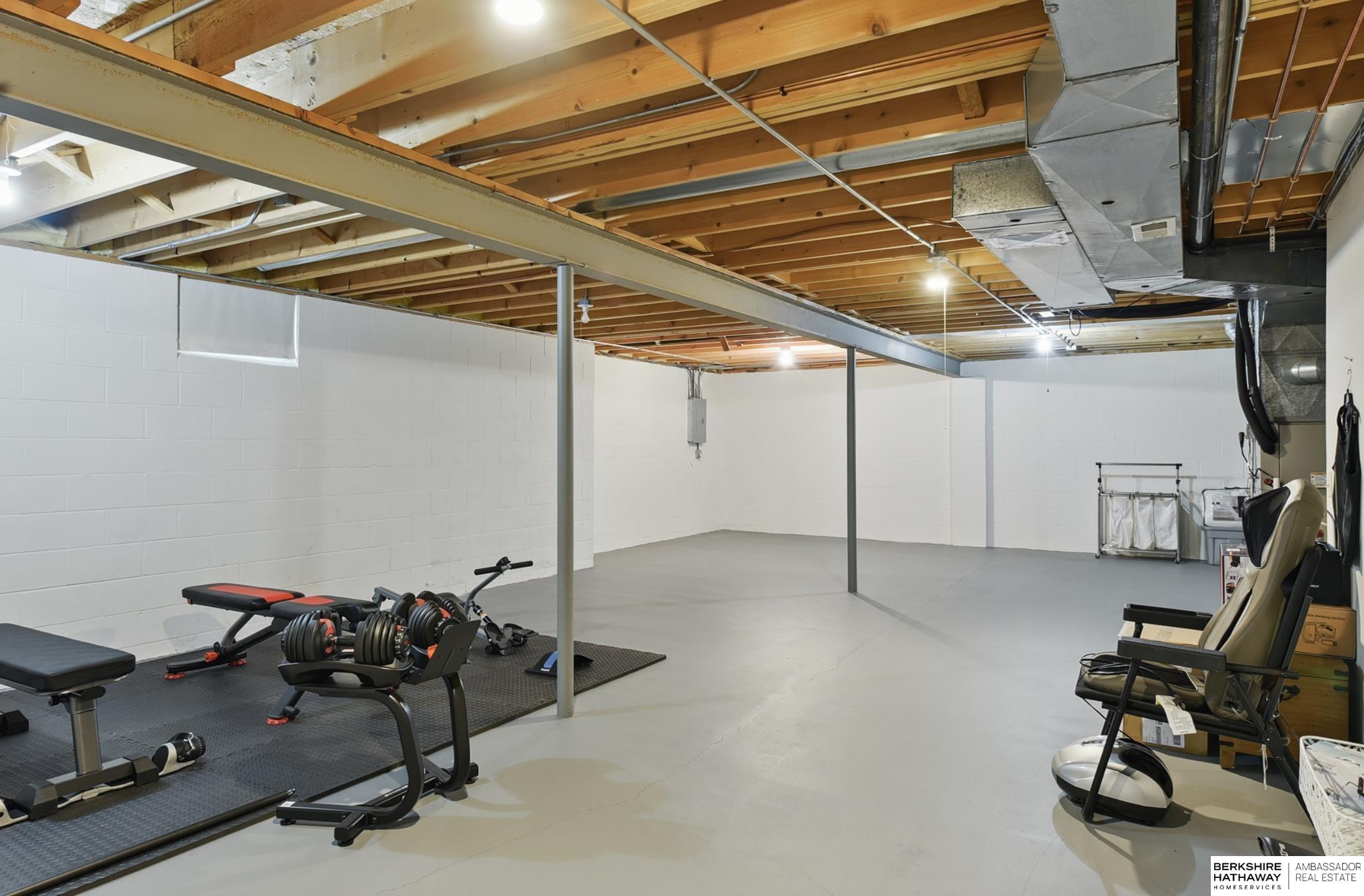 Omaha, Nebraska 68164, United States, 2 Bedrooms Bedrooms, ,3 BathroomsBathrooms,Residential,Pending,125037