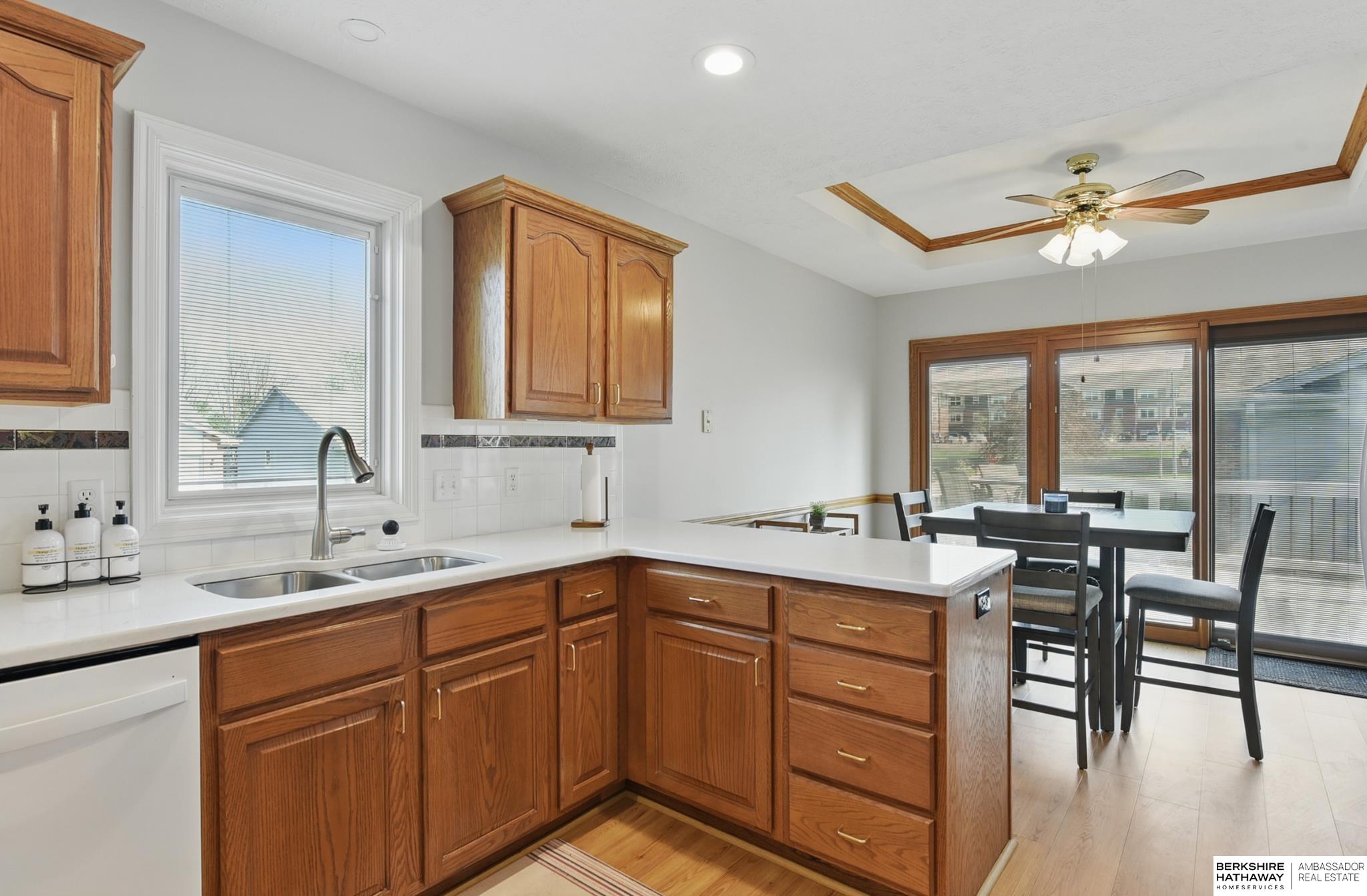 Omaha, Nebraska 68164, United States, 2 Bedrooms Bedrooms, ,3 BathroomsBathrooms,Residential,Pending,125037