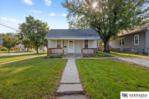 Photo of 1036 N 8th Street, Lincoln, NE 68508 (MLS # 22603601)