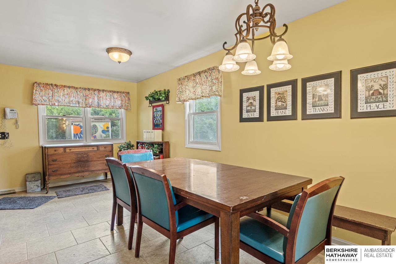 Omaha, Nebraska 68124, United States, 3 Bedrooms Bedrooms, ,2 BathroomsBathrooms,Residential,Active,178379