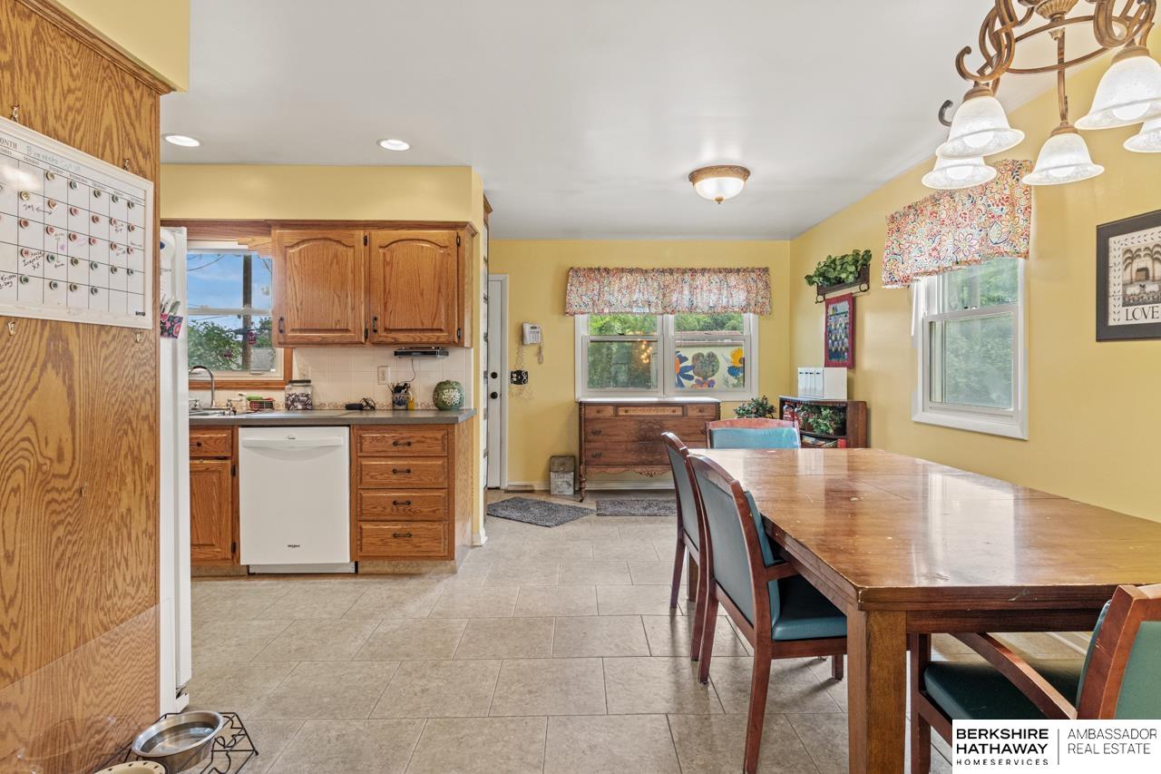 Omaha, Nebraska 68124, United States, 3 Bedrooms Bedrooms, ,2 BathroomsBathrooms,Residential,Active,178379