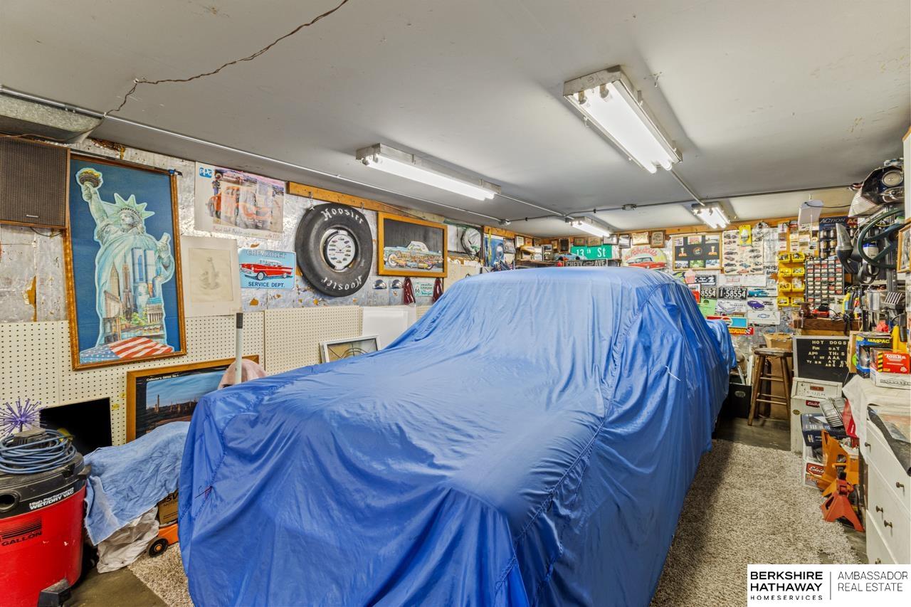 Omaha, Nebraska 68124, United States, 3 Bedrooms Bedrooms, ,2 BathroomsBathrooms,Residential,Active,178379