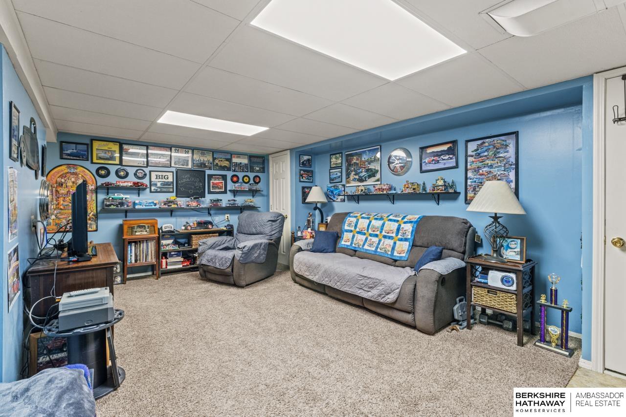 Omaha, Nebraska 68124, United States, 3 Bedrooms Bedrooms, ,2 BathroomsBathrooms,Residential,Active,178379