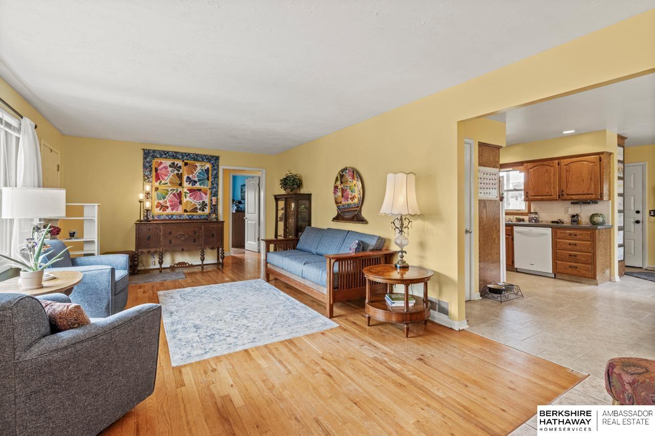 Omaha, Nebraska 68124, United States, 3 Bedrooms Bedrooms, ,2 BathroomsBathrooms,Residential,Active,178379