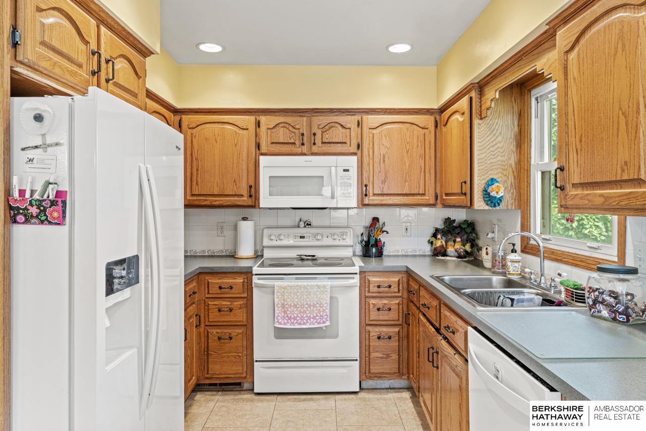 Omaha, Nebraska 68124, United States, 3 Bedrooms Bedrooms, ,2 BathroomsBathrooms,Residential,Active,178379