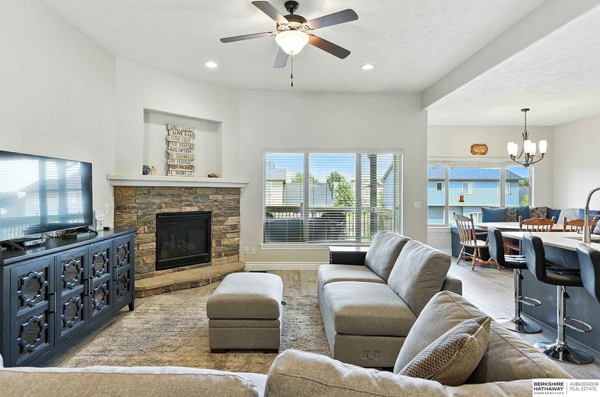 Papillion, Nebraska 68046, United States, 4 Bedrooms Bedrooms, ,3 BathroomsBathrooms,Residential,Active,188127