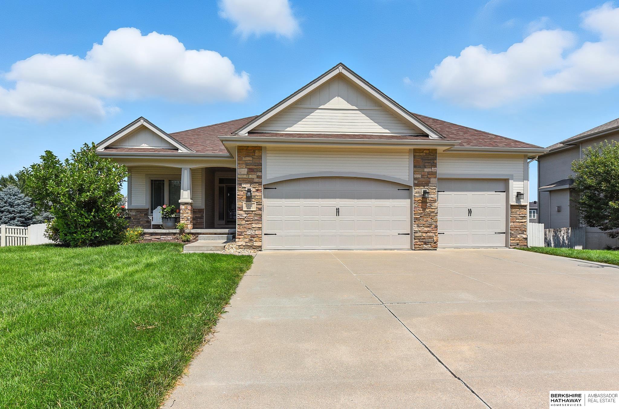 Papillion, Nebraska 68046, United States, 4 Bedrooms Bedrooms, ,3 BathroomsBathrooms,Residential,Active,188127