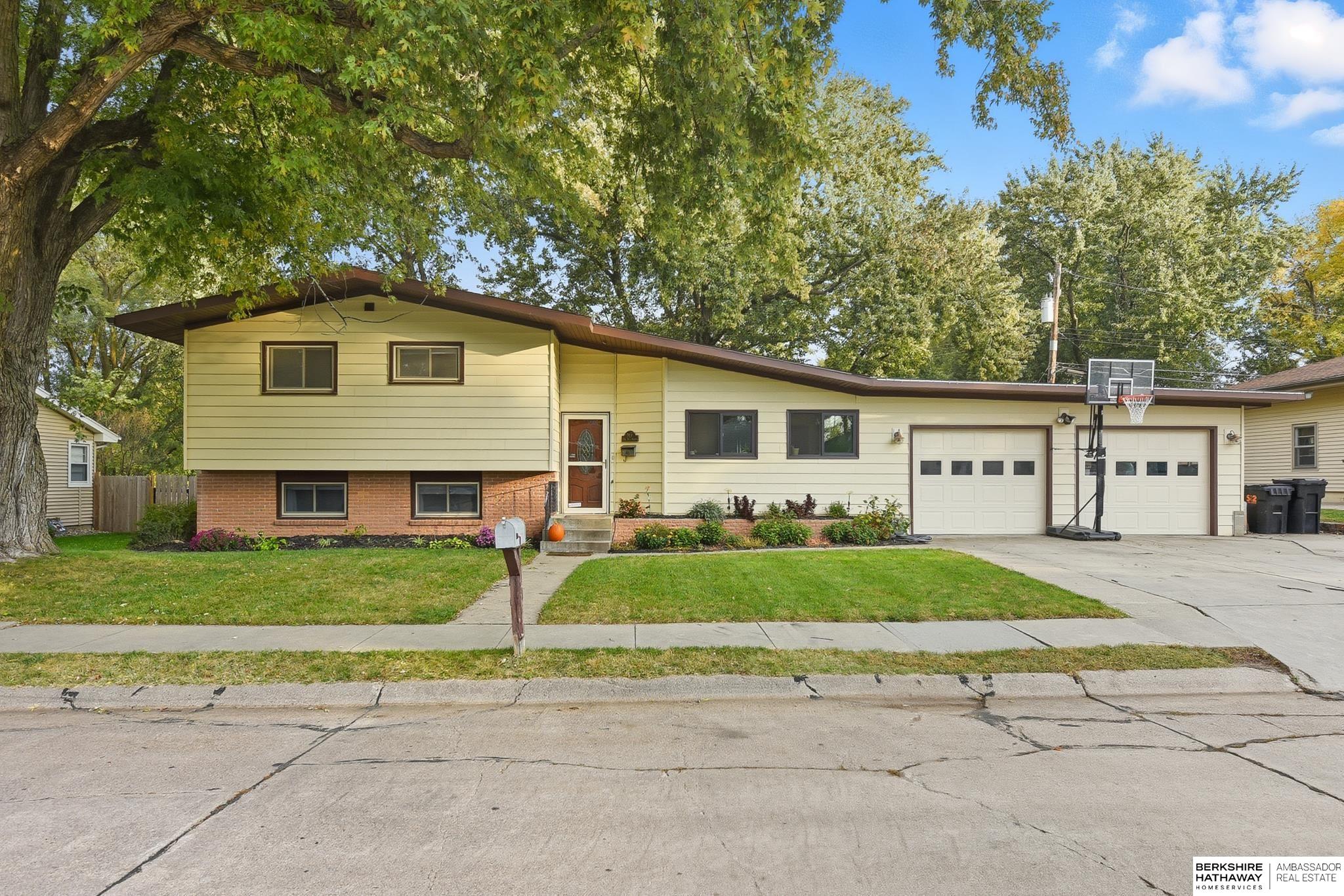 Wahoo, Nebraska 68066, United States, 3 Bedrooms Bedrooms, ,2 BathroomsBathrooms,Residential,Active,230746