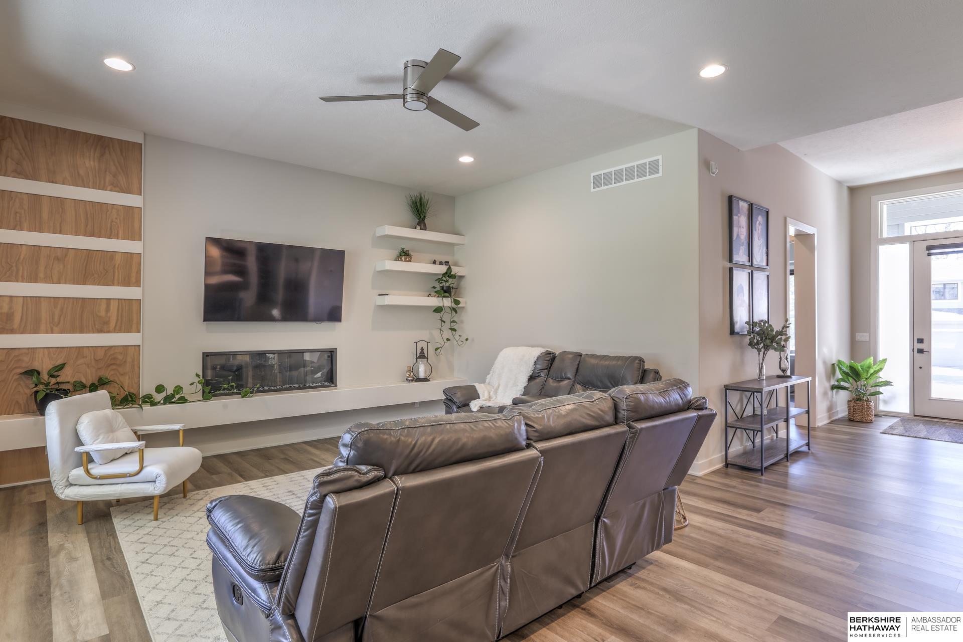 Omaha, Nebraska 68022, United States, 4 Bedrooms Bedrooms, ,3 BathroomsBathrooms,Residential,Active,240665