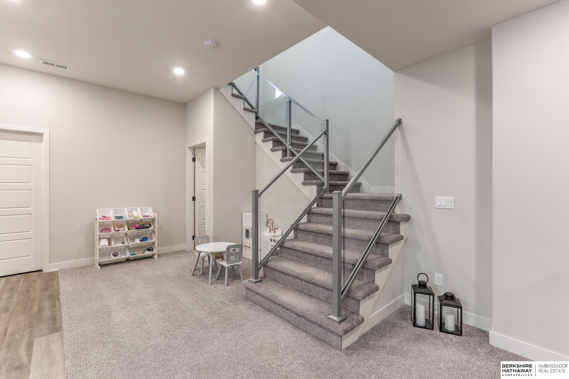 Omaha, Nebraska 68022, United States, 4 Bedrooms Bedrooms, ,3 BathroomsBathrooms,Residential,Active,240665