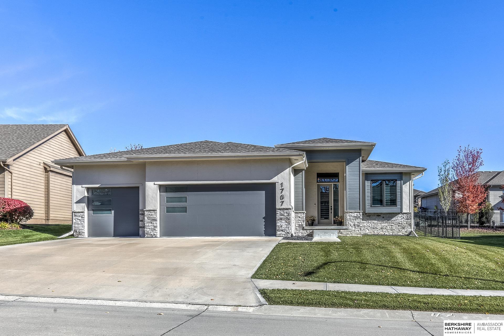 Omaha, Nebraska 68022, United States, 4 Bedrooms Bedrooms, ,3 BathroomsBathrooms,Residential,Active,240665