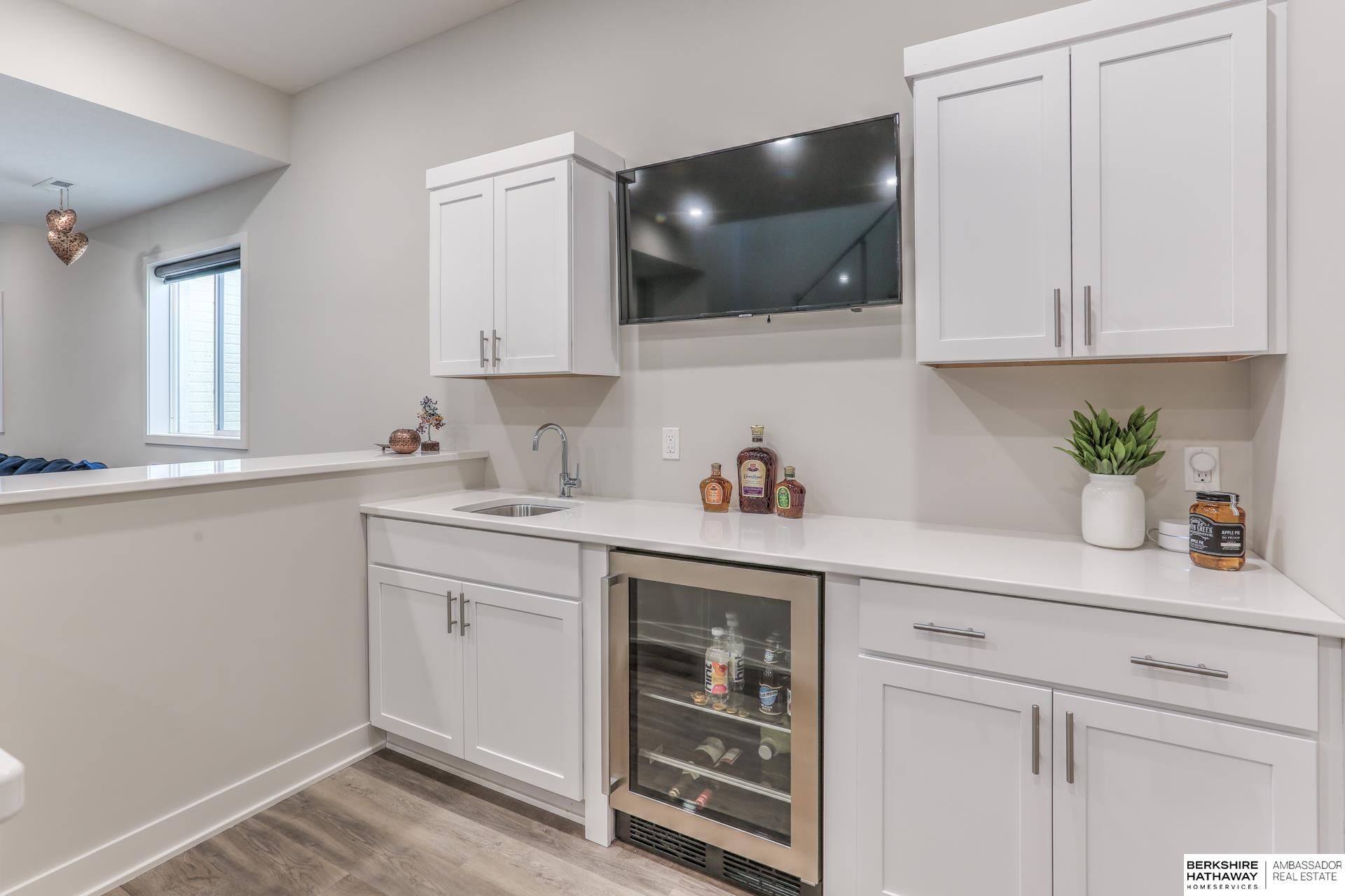 Omaha, Nebraska 68022, United States, 4 Bedrooms Bedrooms, ,3 BathroomsBathrooms,Residential,Active,240665