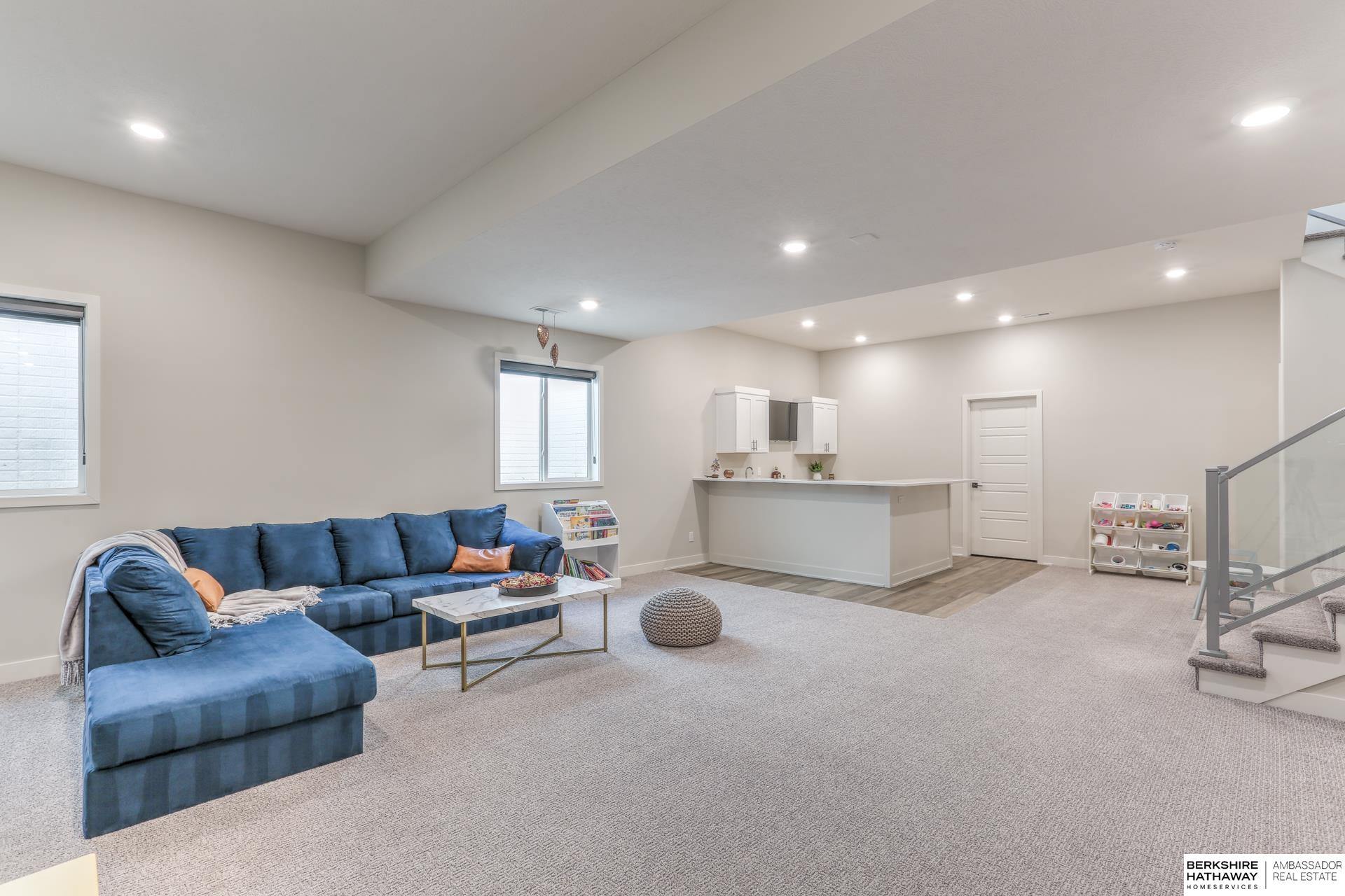 Omaha, Nebraska 68022, United States, 4 Bedrooms Bedrooms, ,3 BathroomsBathrooms,Residential,Active,240665