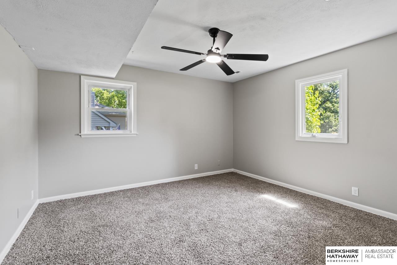 Omaha, Nebraska 68124, United States, 4 Bedrooms Bedrooms, ,3 BathroomsBathrooms,Residential,Active,156014