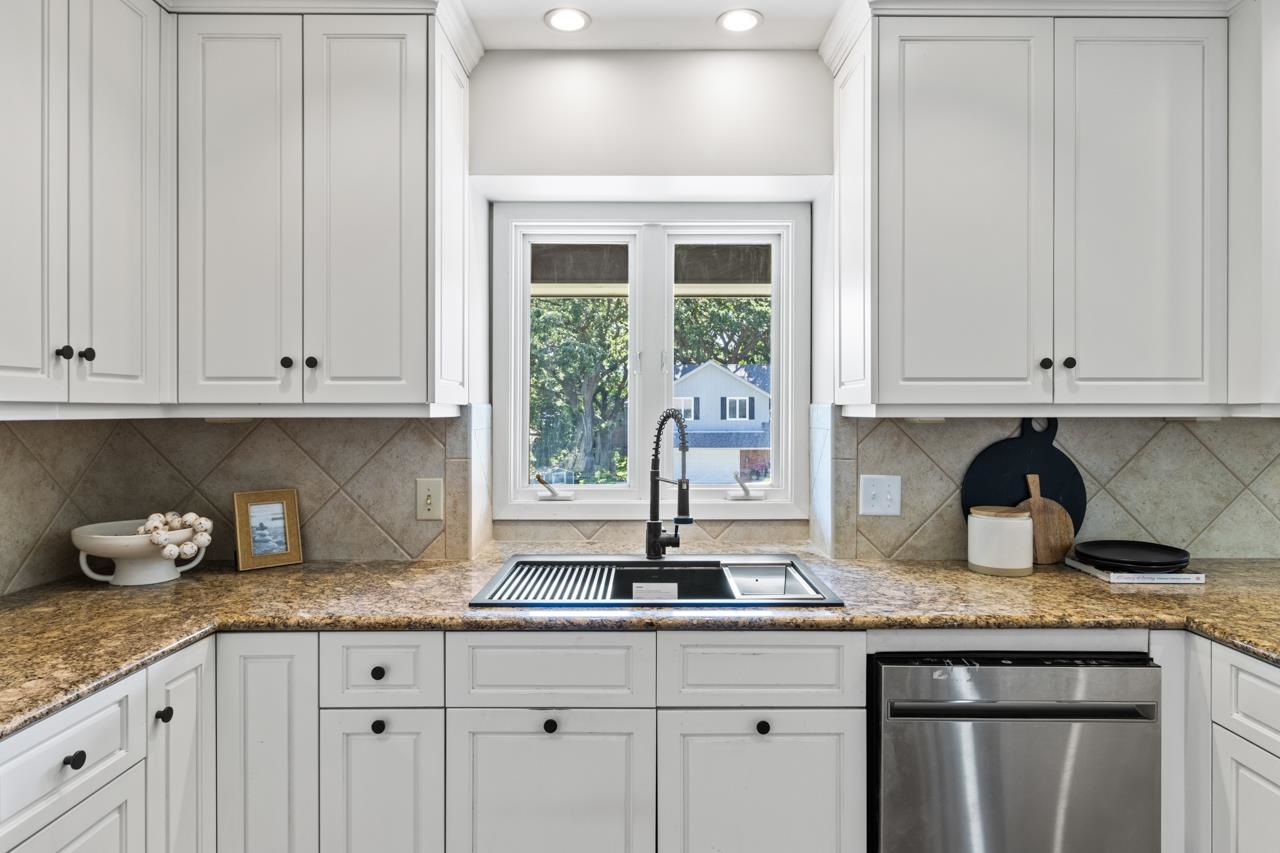 Omaha, Nebraska 68124, United States, 4 Bedrooms Bedrooms, ,3 BathroomsBathrooms,Residential,Active,156014