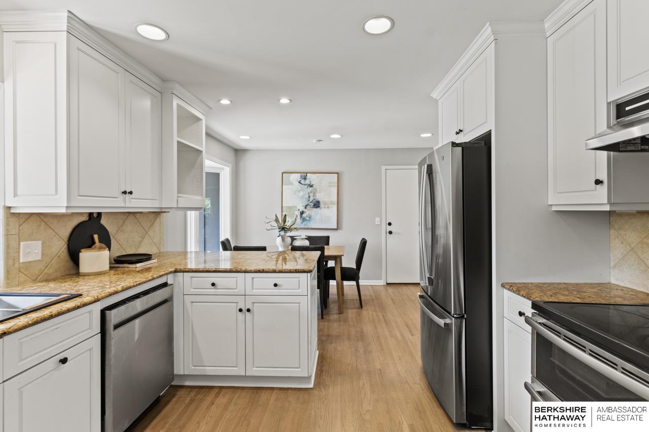 Omaha, Nebraska 68124, United States, 4 Bedrooms Bedrooms, ,3 BathroomsBathrooms,Residential,Active,156014