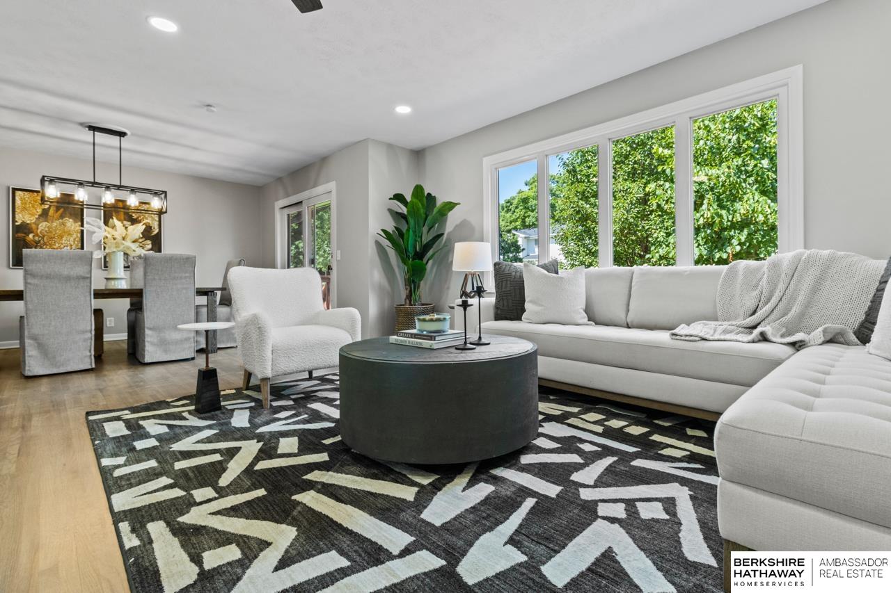 Omaha, Nebraska 68124, United States, 4 Bedrooms Bedrooms, ,3 BathroomsBathrooms,Residential,Active,156014