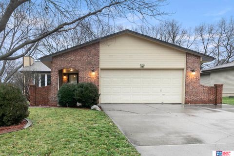 Photo of 5216 S Bennington Place, Lincoln, NE 68516 (MLS # 22601640)