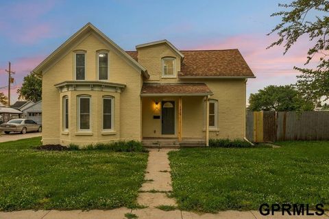Photo of 1916 Lincoln Street, Blair, NE 68008 (MLS # 22620104)