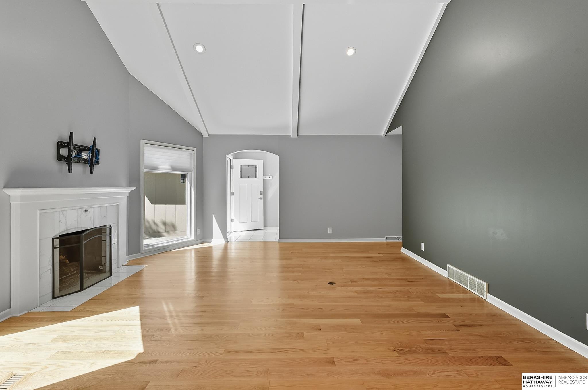 Omaha, Nebraska 68154, United States, 4 Bedrooms Bedrooms, ,2 BathroomsBathrooms,Residential,Pending,213045