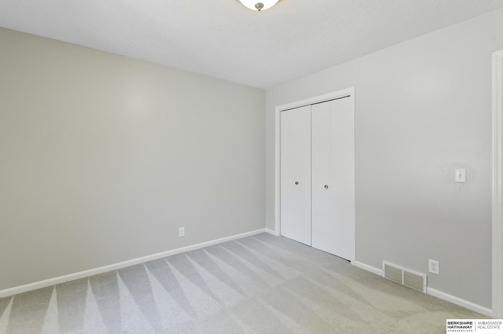 Omaha, Nebraska 68154, United States, 4 Bedrooms Bedrooms, ,2 BathroomsBathrooms,Residential,Pending,213045