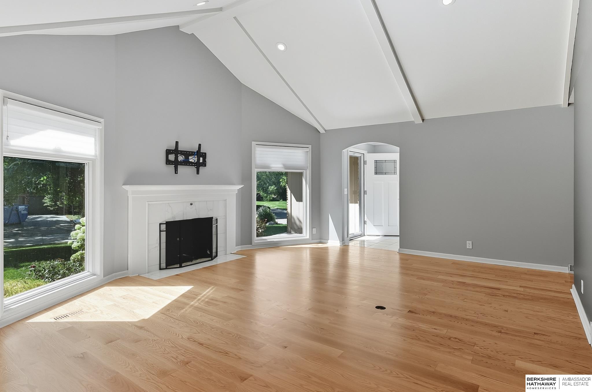 Omaha, Nebraska 68154, United States, 4 Bedrooms Bedrooms, ,2 BathroomsBathrooms,Residential,Pending,213045