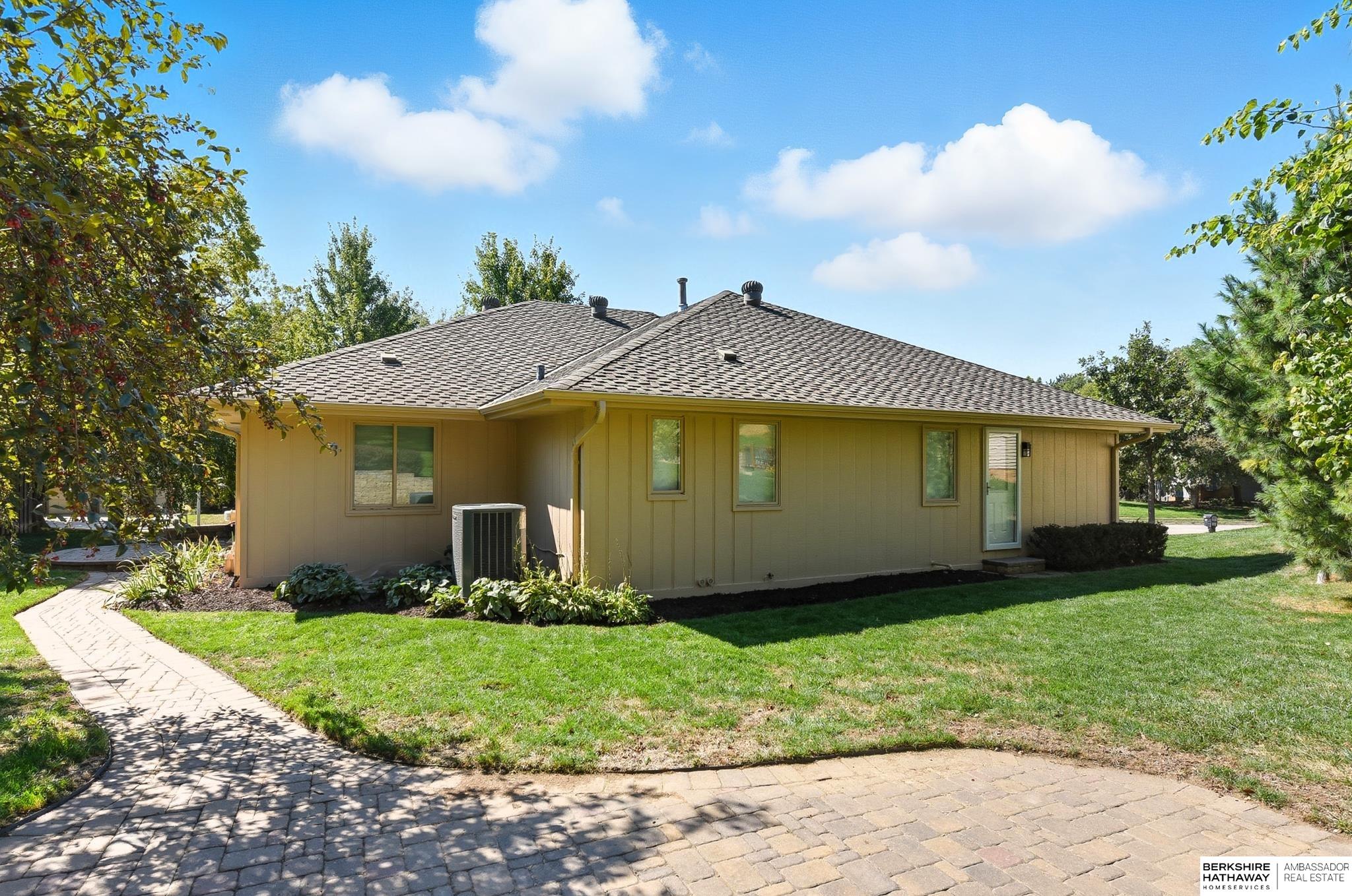 Omaha, Nebraska 68154, United States, 4 Bedrooms Bedrooms, ,2 BathroomsBathrooms,Residential,Pending,213045