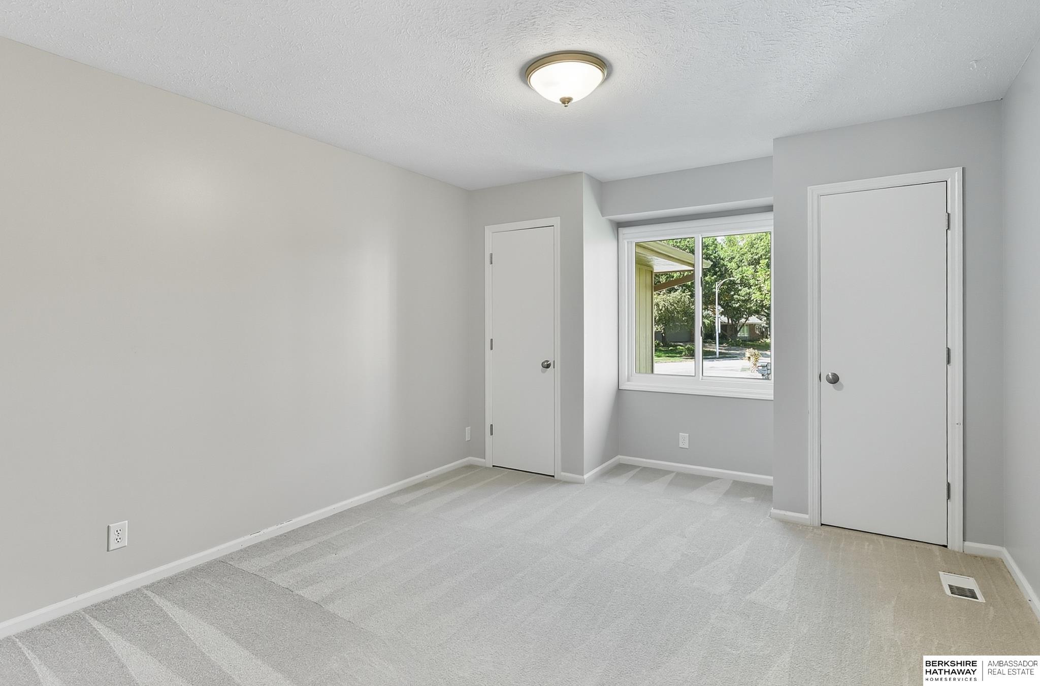 Omaha, Nebraska 68154, United States, 4 Bedrooms Bedrooms, ,2 BathroomsBathrooms,Residential,Pending,213045