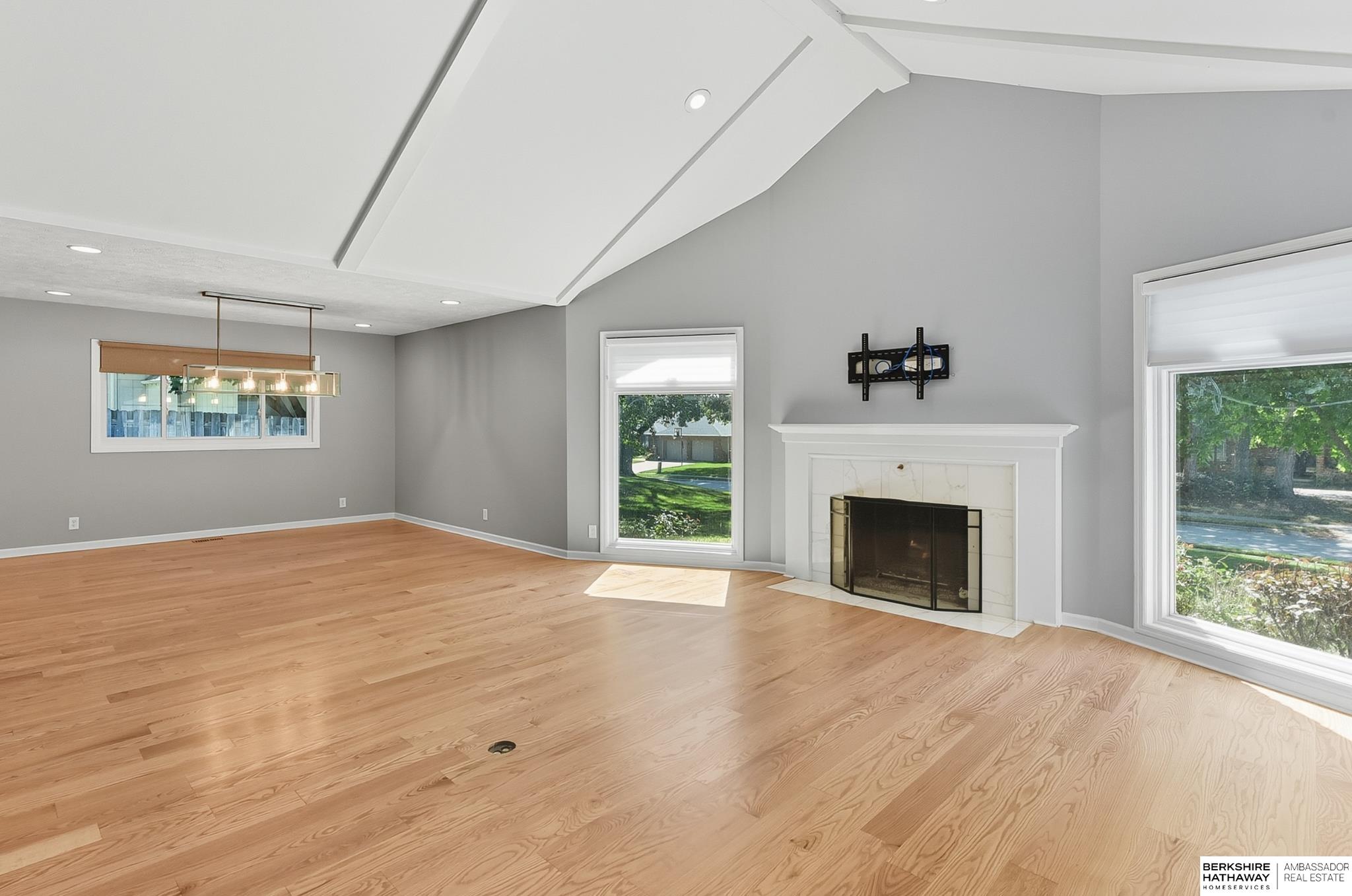 Omaha, Nebraska 68154, United States, 4 Bedrooms Bedrooms, ,2 BathroomsBathrooms,Residential,Pending,213045