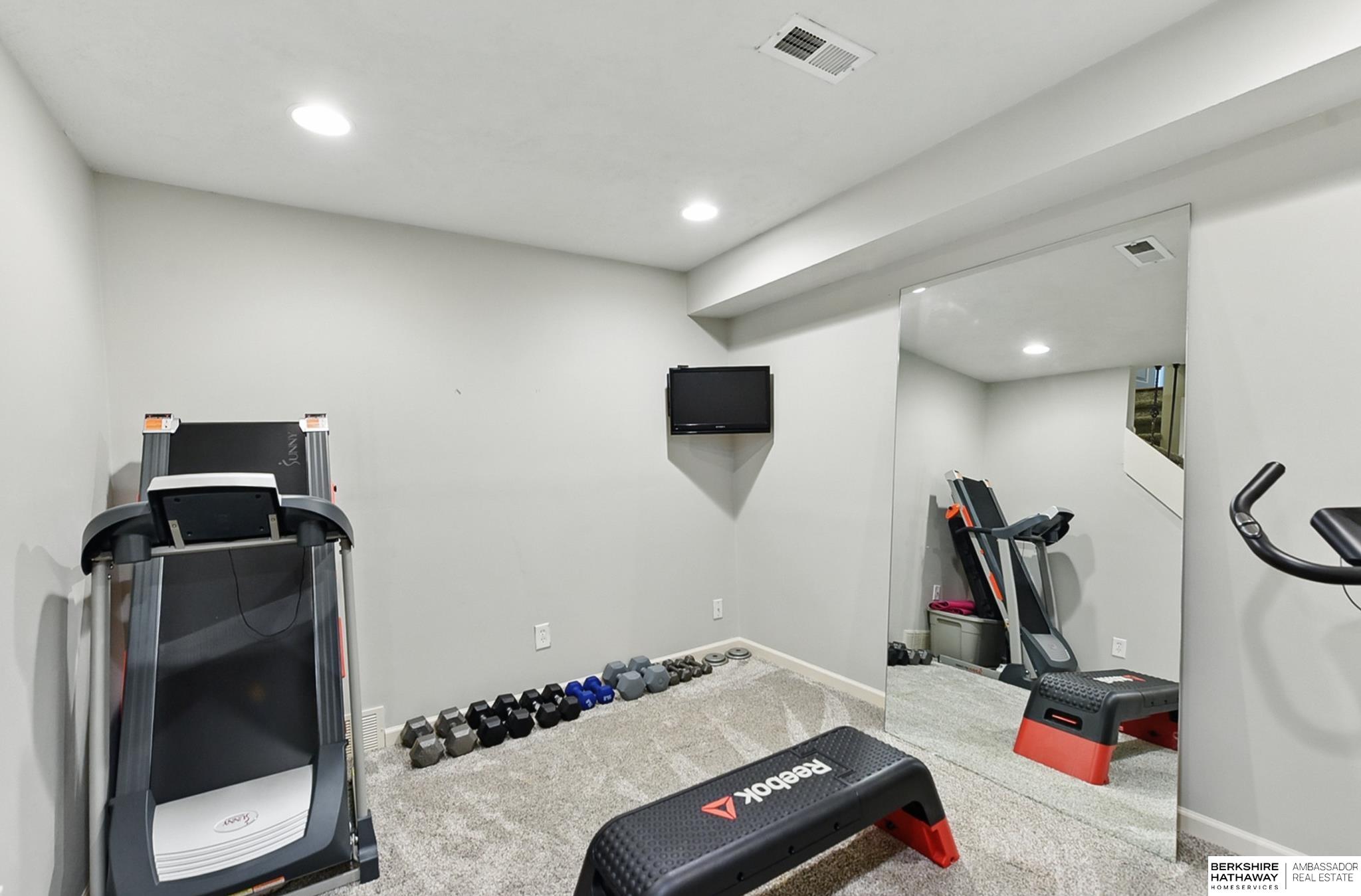 Omaha, Nebraska 68130, United States, 4 Bedrooms Bedrooms, ,3 BathroomsBathrooms,Residential,Active,135167